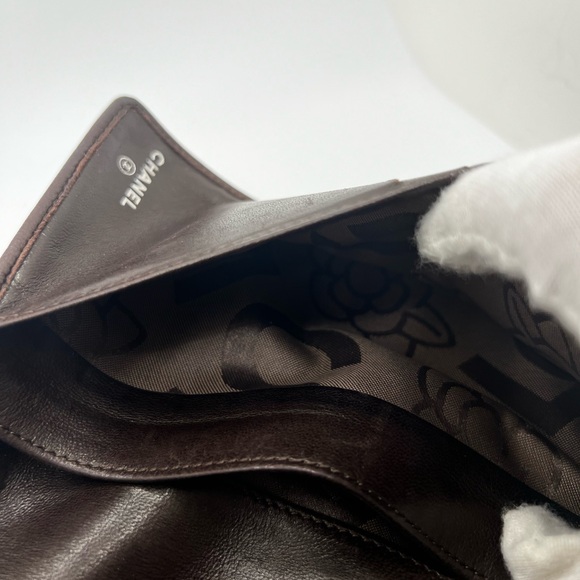 GUC Chanel Brown Lambskin Wallet - Picture 10 of 10